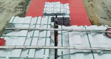 白山 芝麻白仿形加直形路沿石出货日常