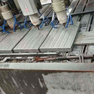 白山 芝麻白花岗岩荔枝面盲道雕刻