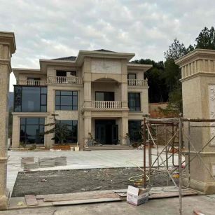 白山 黄金麻花岗岩别墅雕花外墙干挂配上门口雕花罗马柱