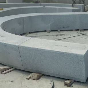 白山 芝麻白花岗岩光面弧形坐凳