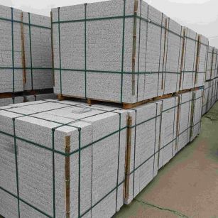 白山 白麻花岗岩石材荔枝面地铺石（300*600*50）