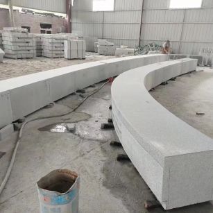 白山芝麻白花岗岩石板材 园林光面弧形坐凳