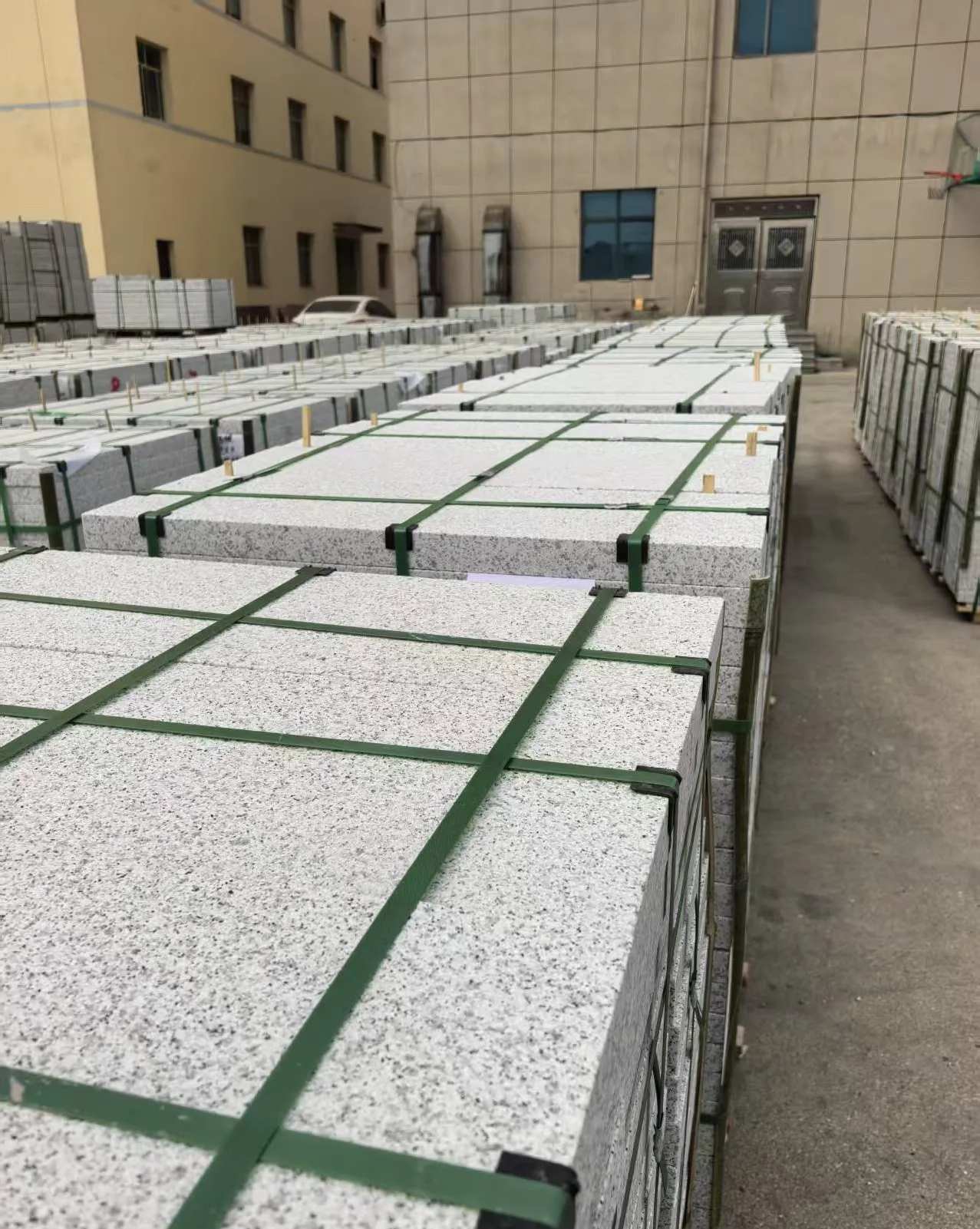 白山 白麻花岗岩5.0公分荔枝面地铺石