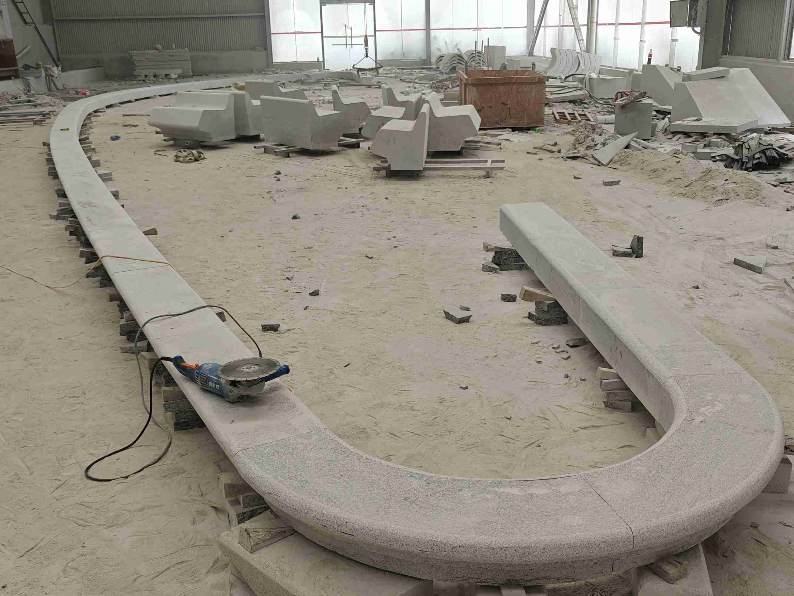 白山 芝麻白花岗岩弧形花坛石，坐凳石