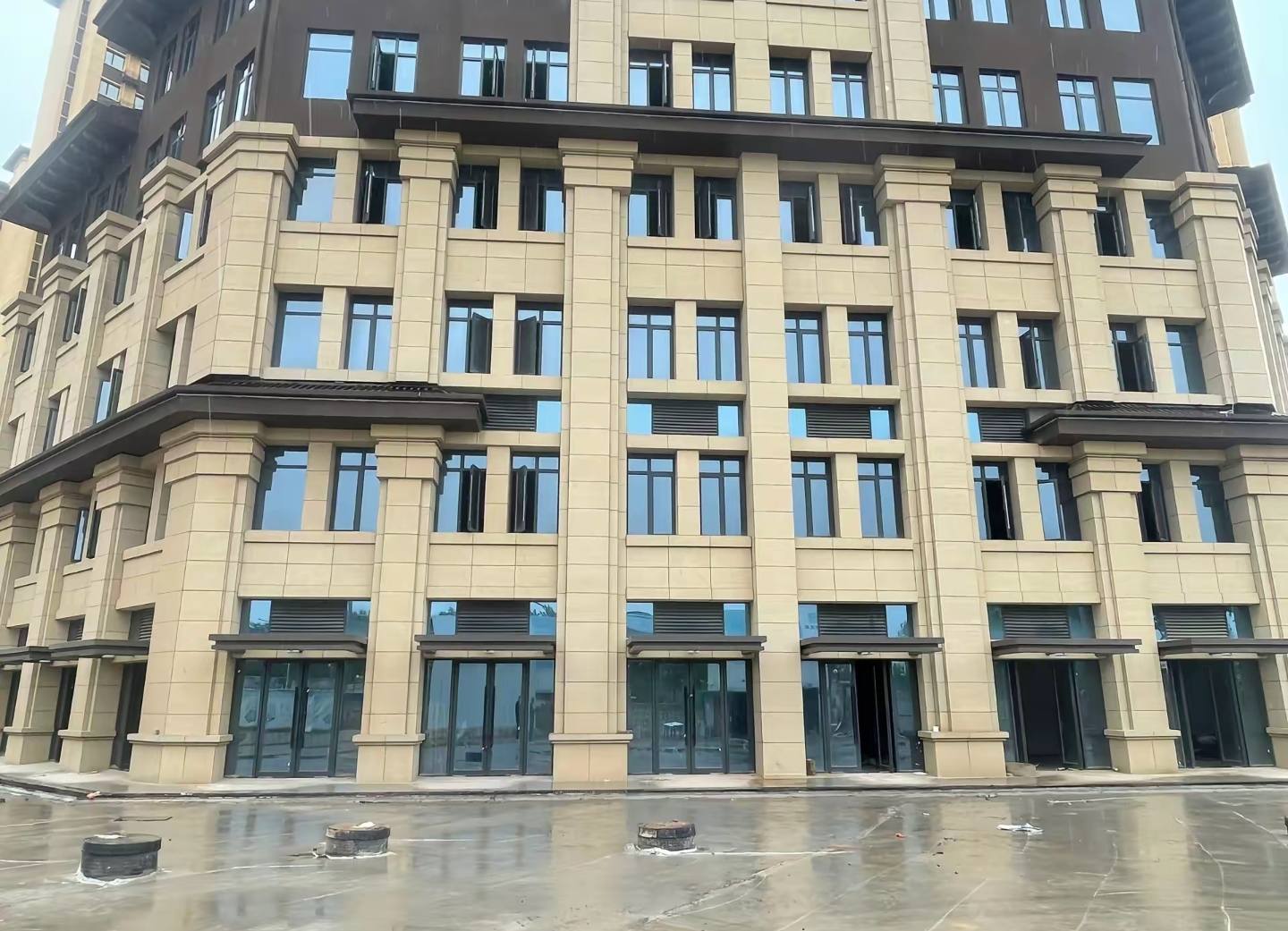 白山 黄金麻花岗岩荔枝面小区外墙干挂