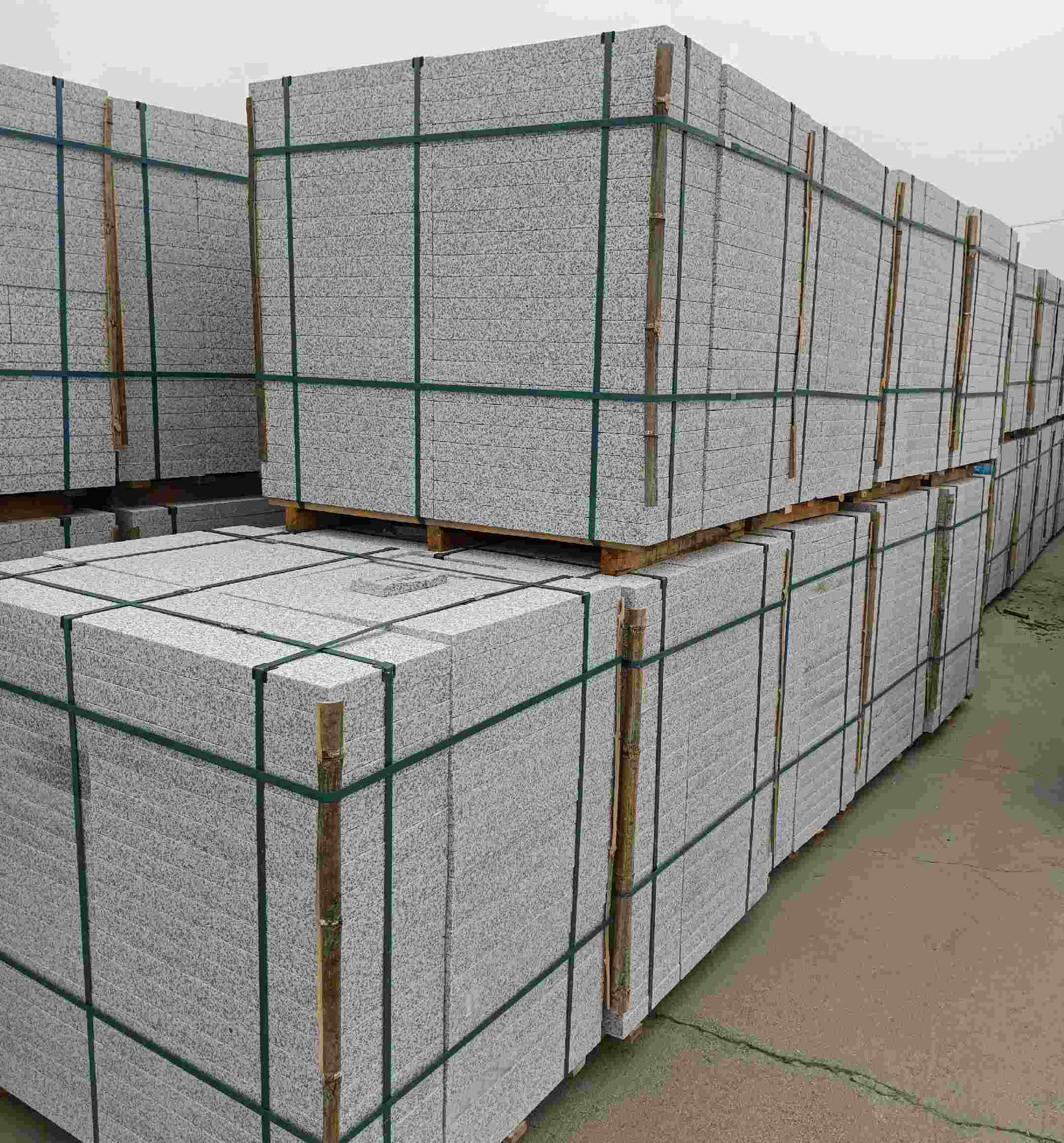 白山 白麻花岗岩石材荔枝面地铺石（300*600*50）