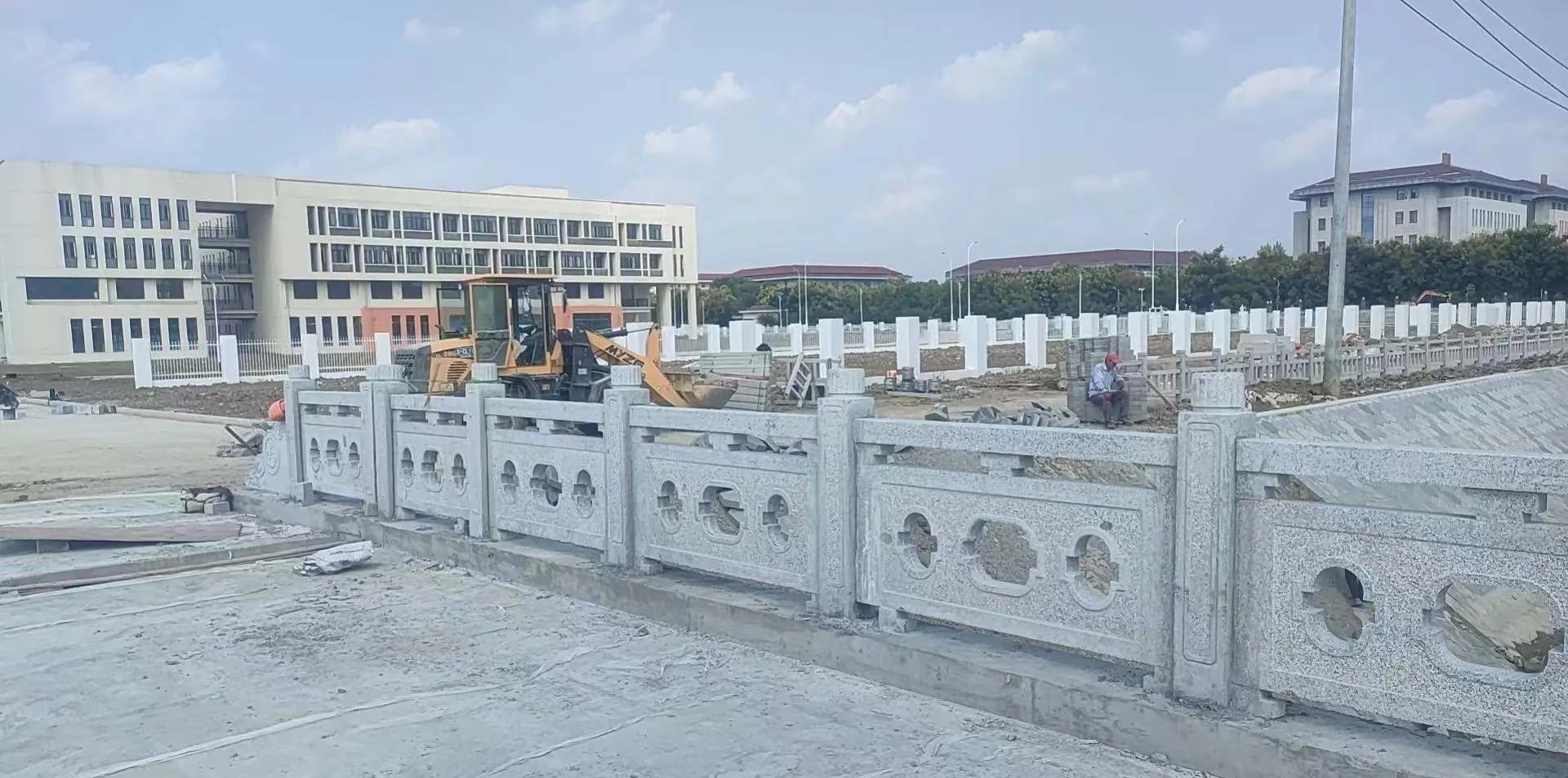 白山 白麻花岗岩荔枝面河道栏杆