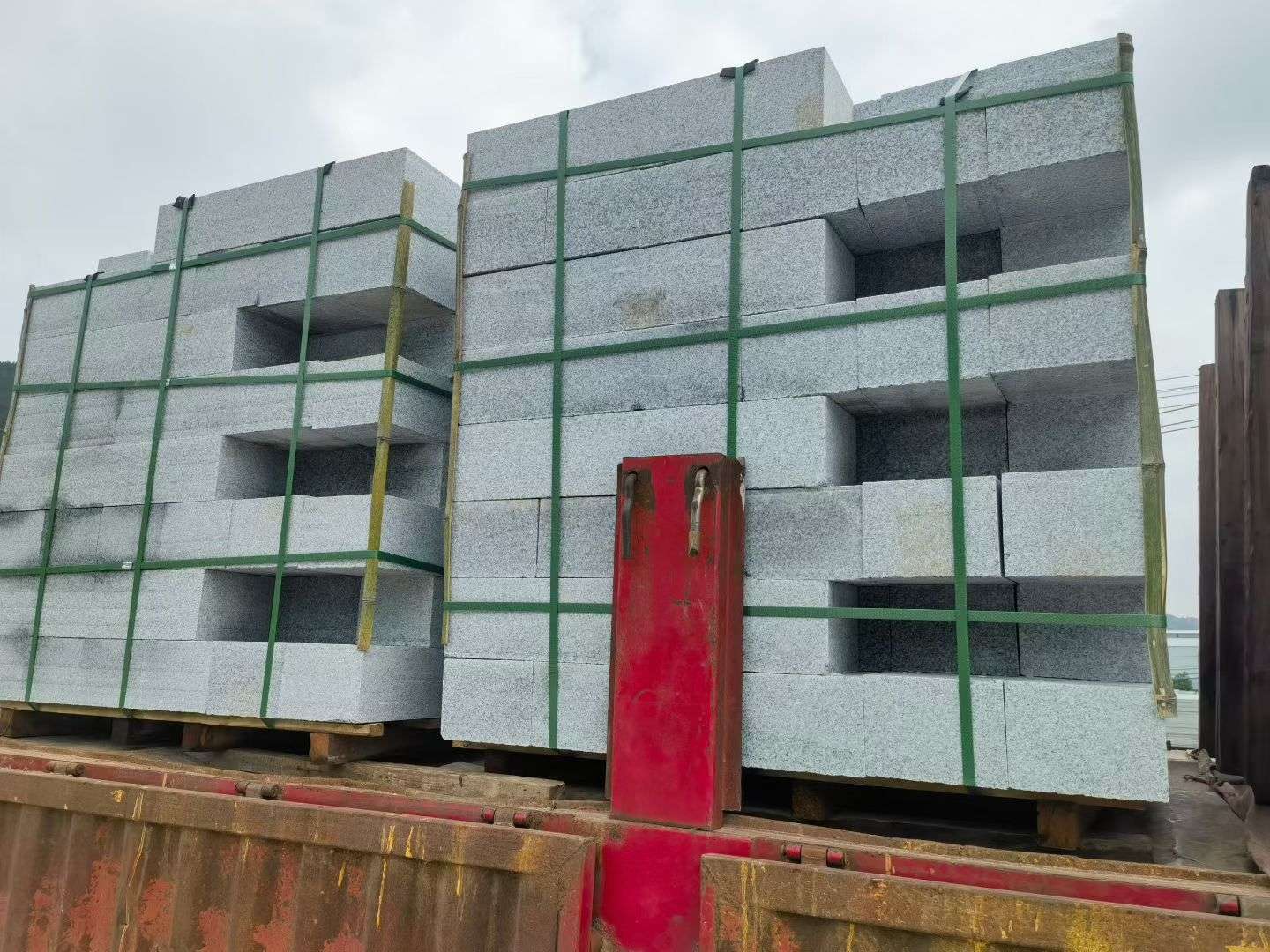 白山 芝麻白花岗岩路沿石，平石，路侧石，马路牙子，路缘石，立缘石，平缘石等