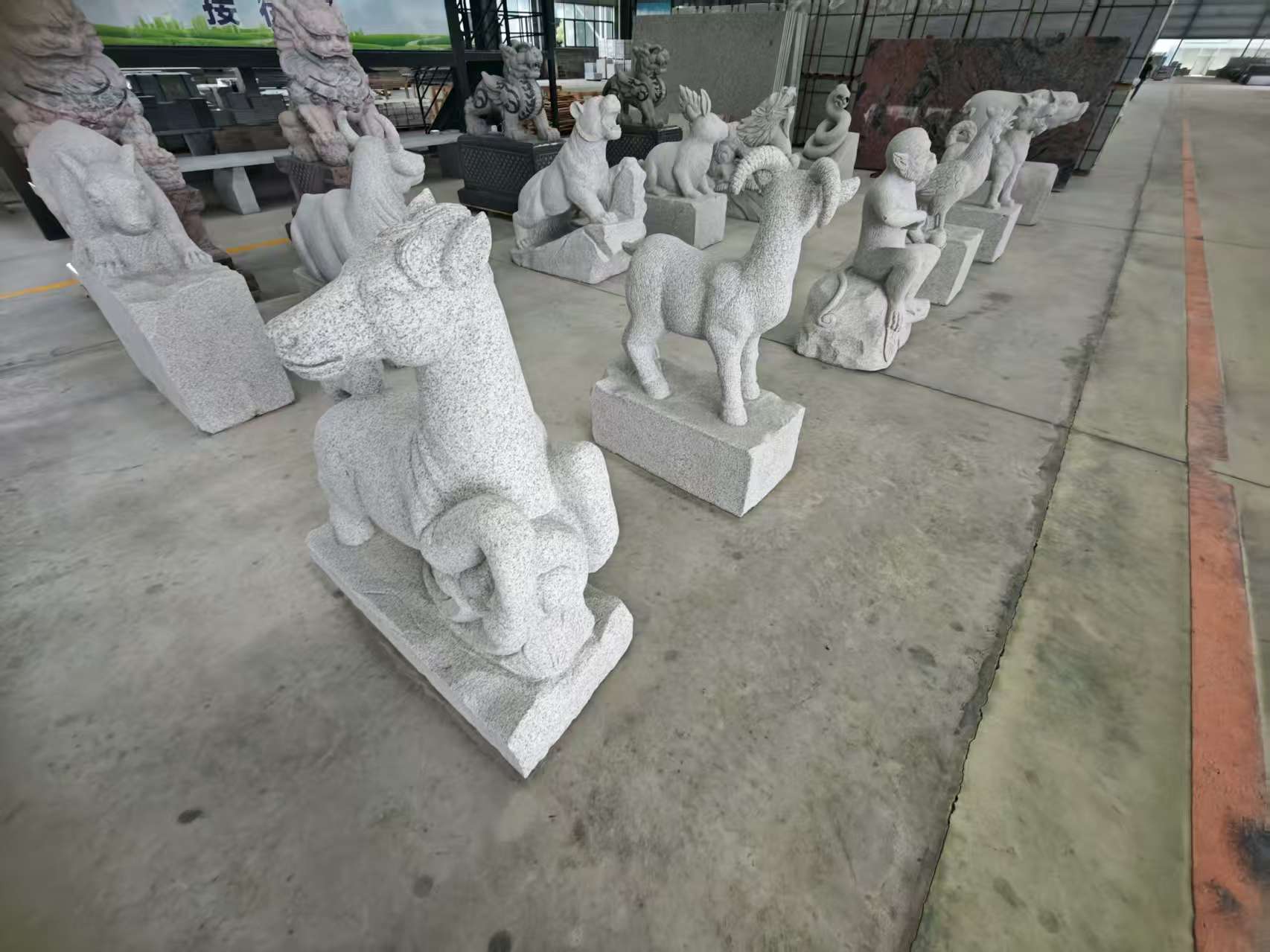 白山 芝麻白花岗岩造型立体雕刻——十二生肖