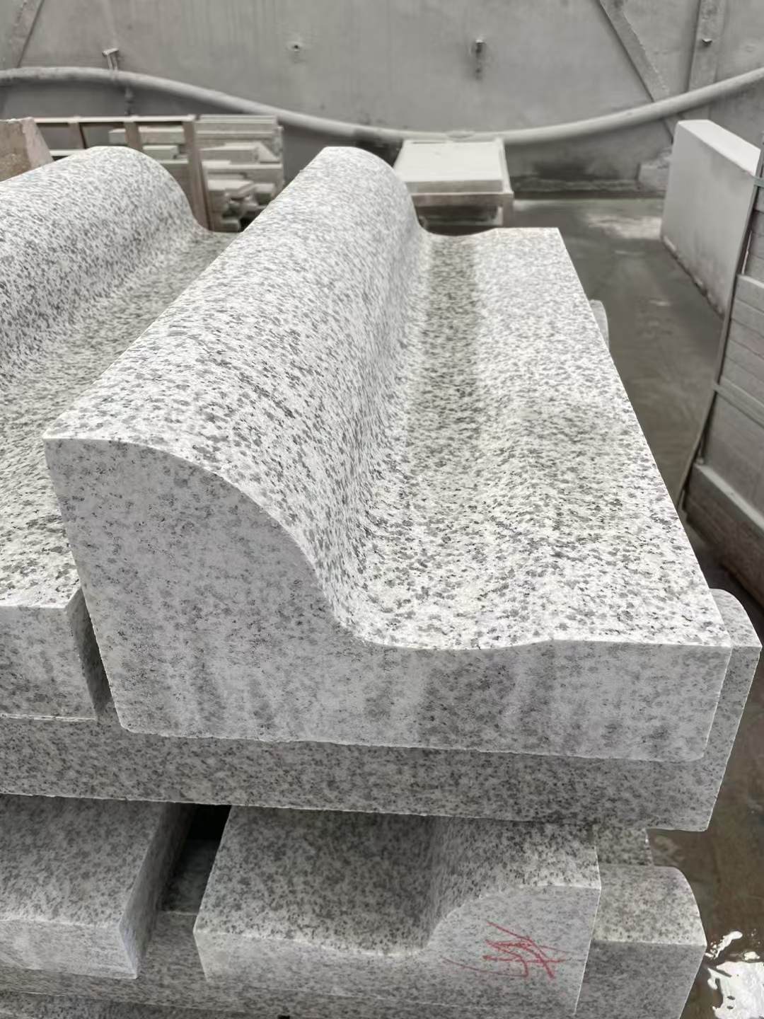 白山 白麻花岗岩S型路沿石，路侧石，马路牙子等