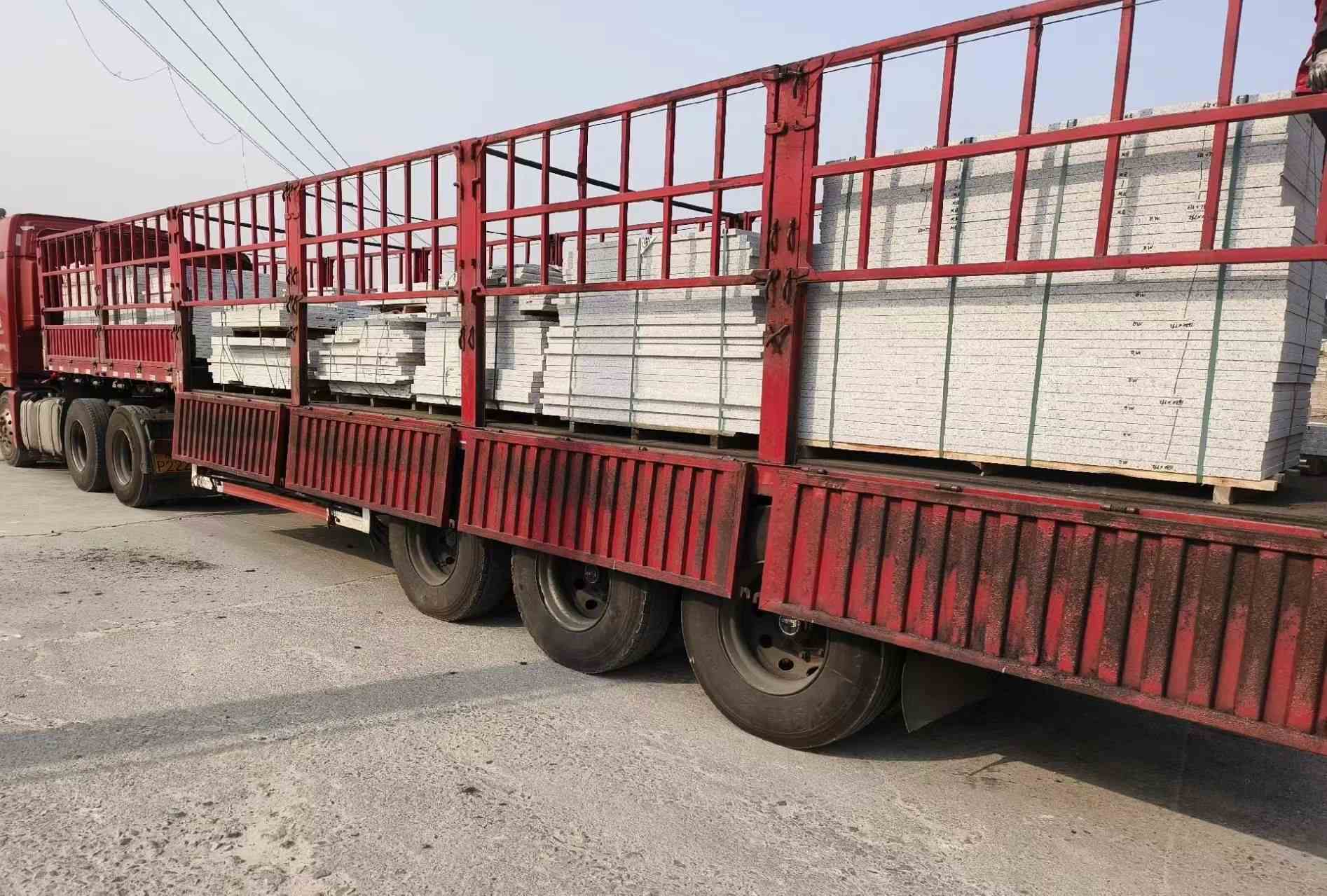 白山 白麻荔枝面外墙干挂，工厂装车日常