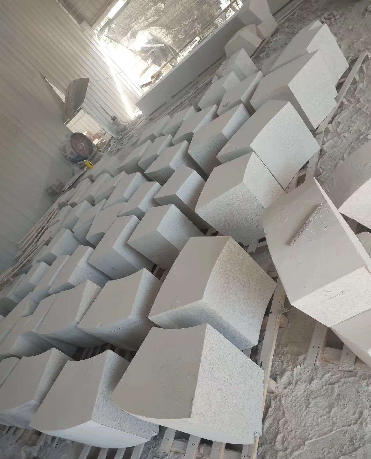 白山 白麻花岗岩异形坐凳