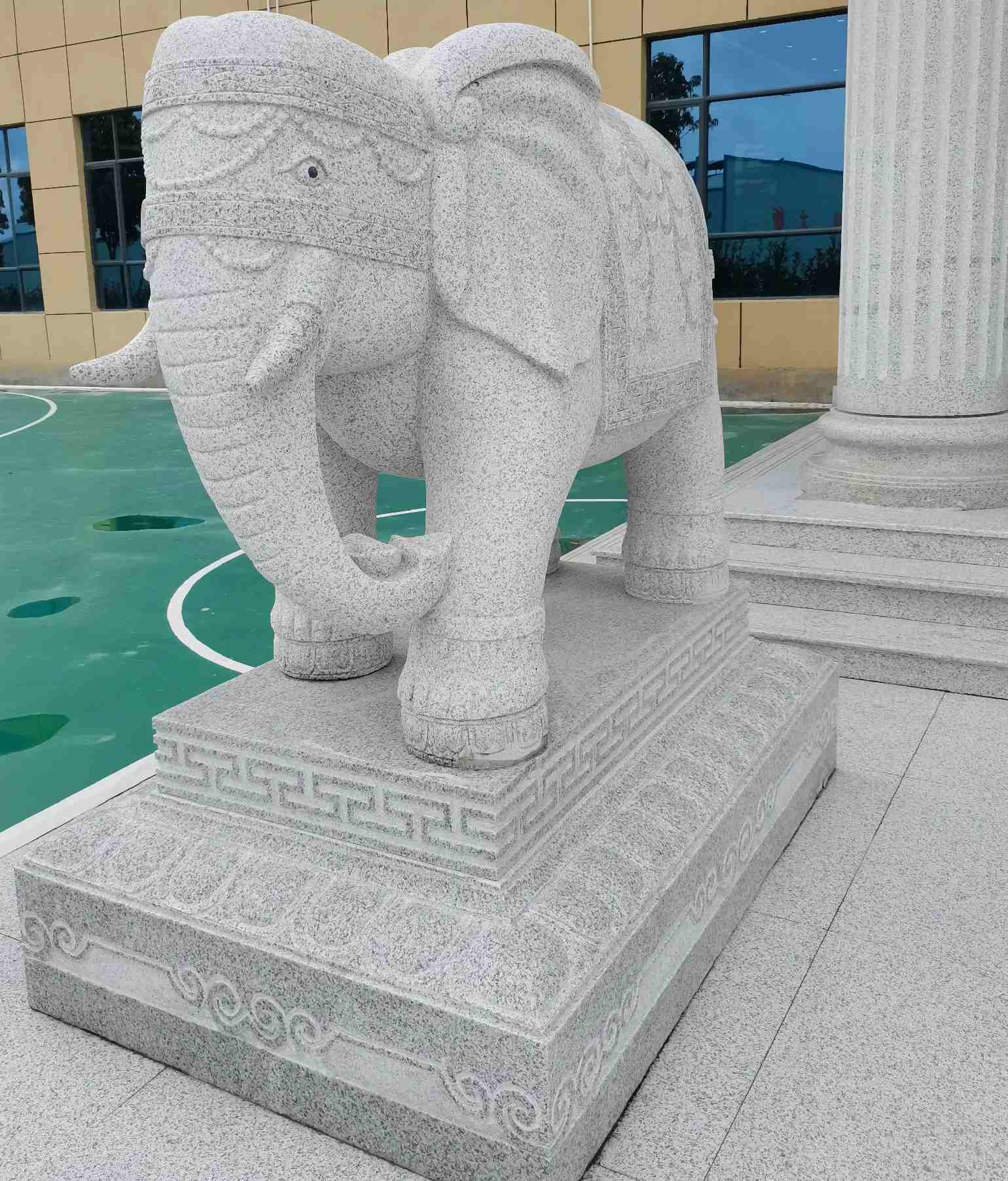 白山 白麻花岗岩动物异形石雕-大象