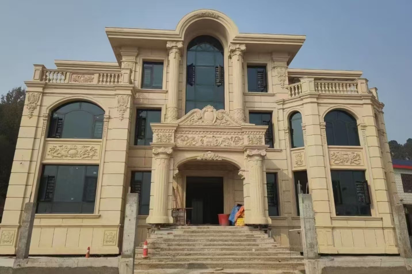 白山 黄金麻花岗岩别墅外墙干挂