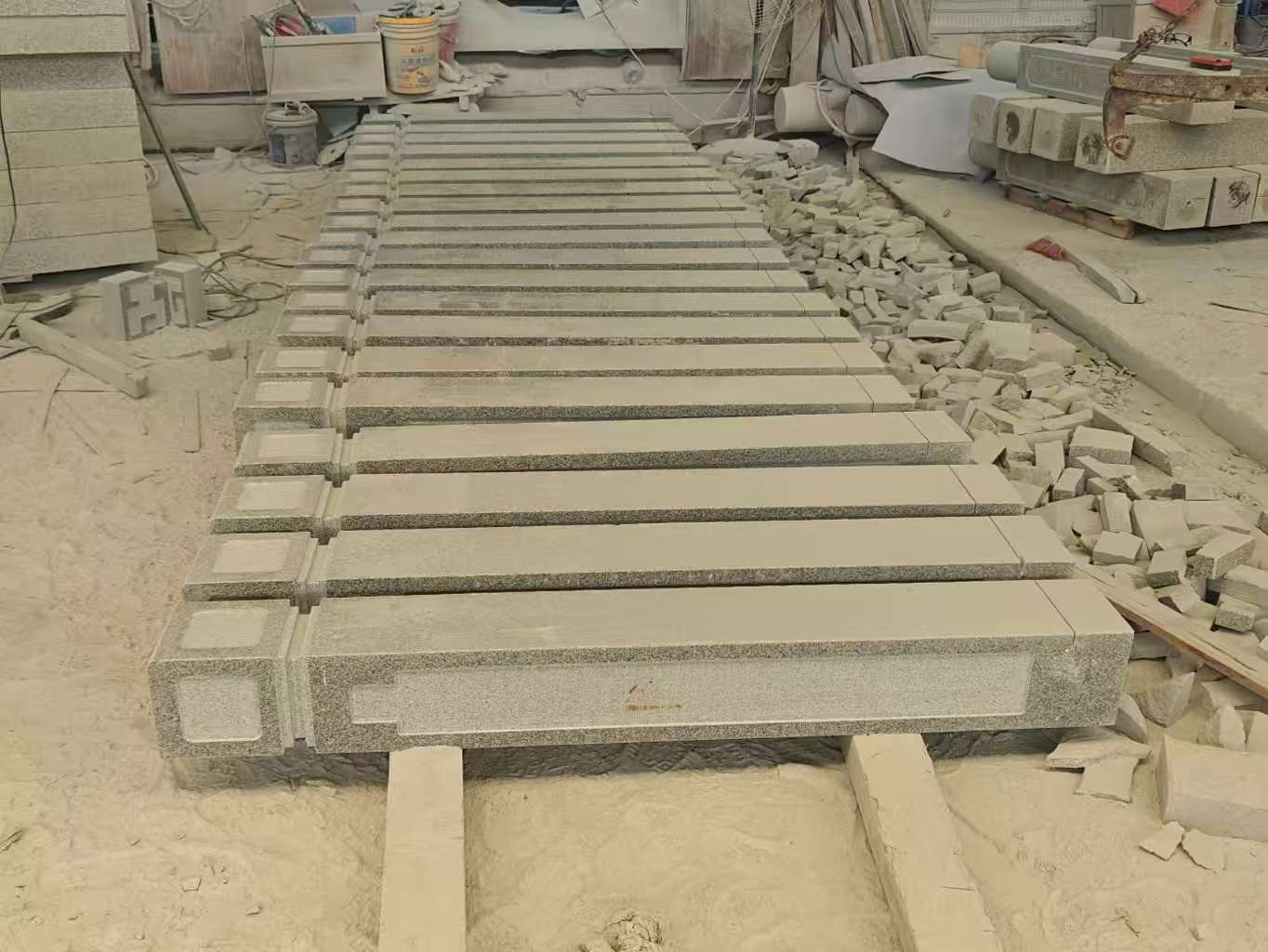 白山 芝麻白异形加工雕刻-栏杆大柱，方柱