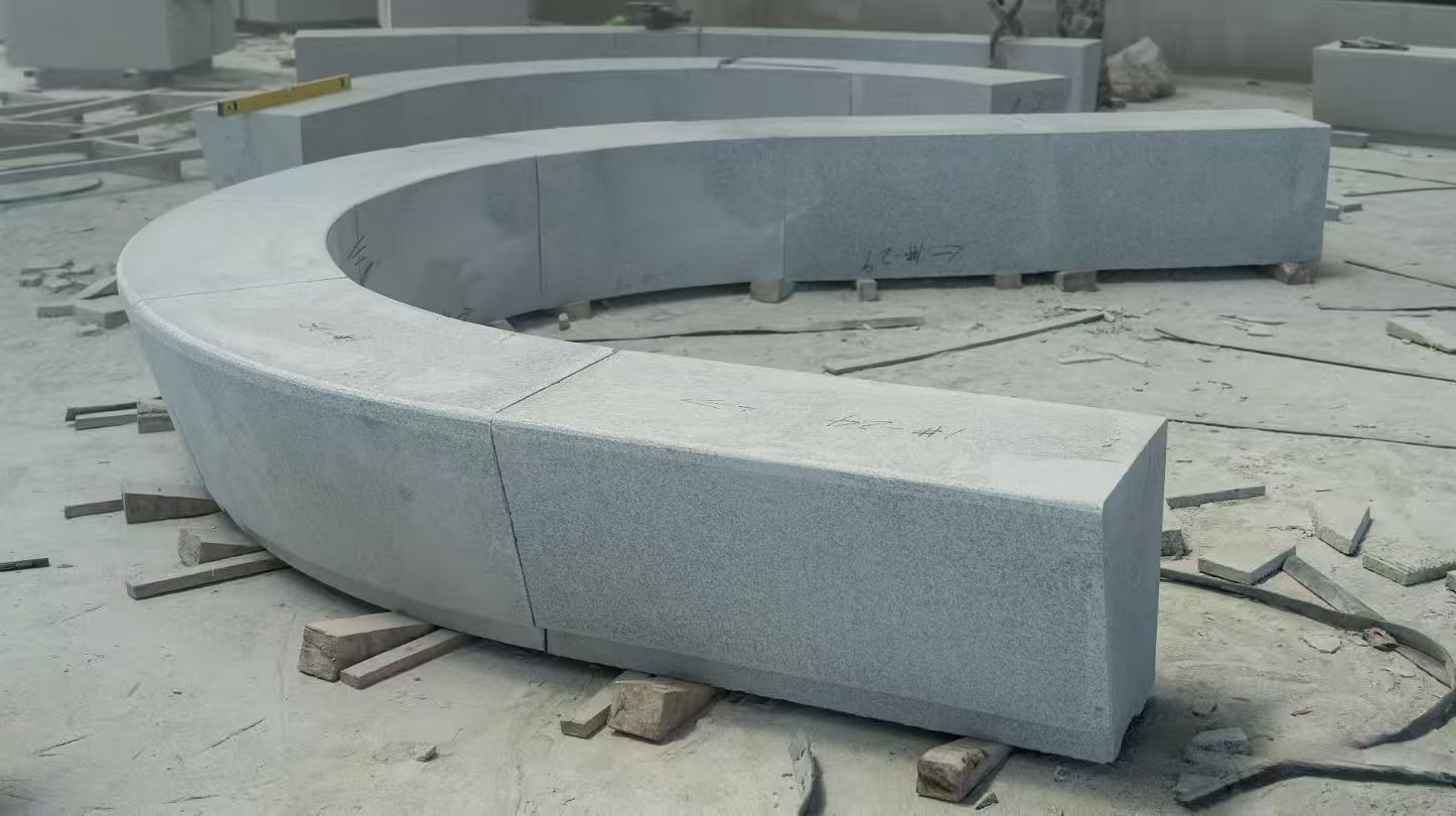 白山 芝麻白花岗岩光面弧形坐凳